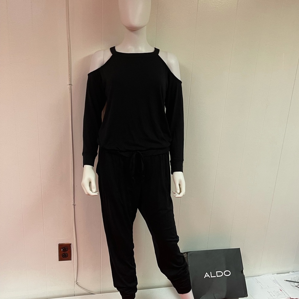 Chic street ware jumpsuit.Has lot of stretch.